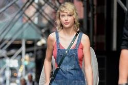 Taylor Swift returns to streaming sites