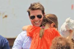 Tom Cruise to Buy Suri $13.5m House for Christmas