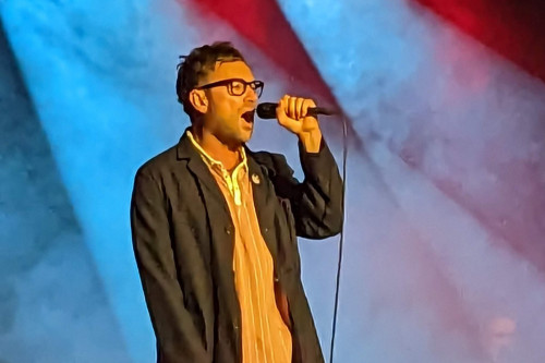 Damon Albarn 'blows out' tooth on stage