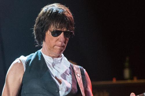 Jeff Beck reschedules UK tour for 2021