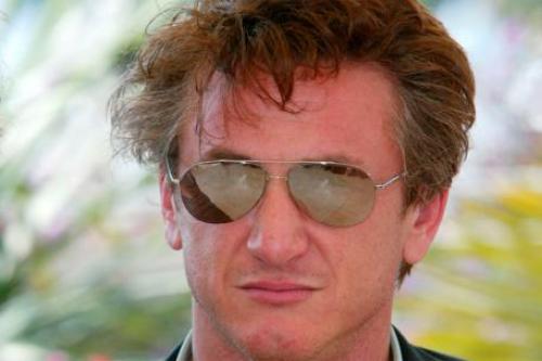 Sean Penn Lectures Harvard Students on Haiti