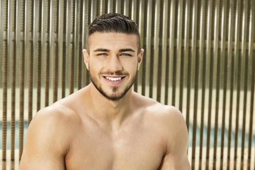 Tommy Fury's dad 'so proud' of son on Love Island