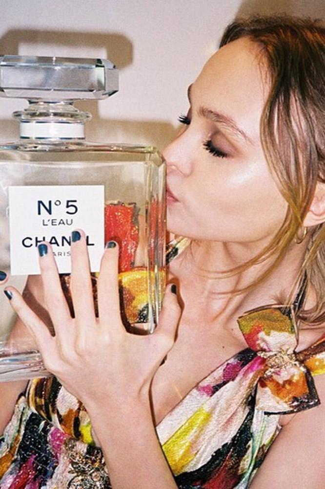 Lily Rose Depp Is The Face Of Chanel S No 5 L Eau Fragrance