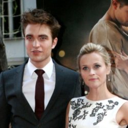 Robert Pattinson & Reese Witherspoon