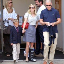 Reese Witherspoon With Family