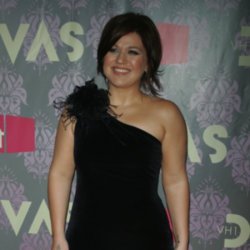 Kelly Clarkson wants to write musical