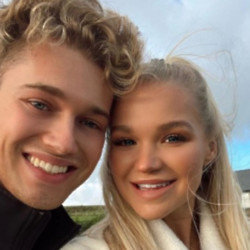 AJ Pritchard and Abbie Quinnen (c) Instagram