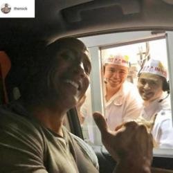 Dwayne Johnson (C) Instagram