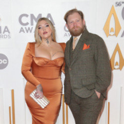 Elle King and Dan Tooker are back together