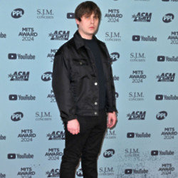 Jake Bugg isn't worried about fans using phones at his concerts