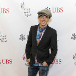 Jason Mraz didn't come out sooner because 'being gay' was seen as a 'punchline'