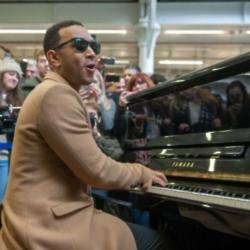 John Legend surprises visitors at St Pancras International 