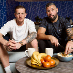 Jordan Pickford and Tony Bellew join Celebrity Gogglebox