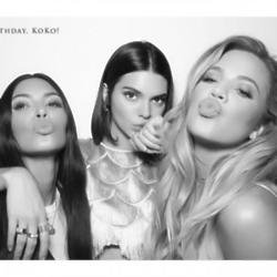 Kim Kardashian West, Kendall Jenner and Khloe Kardashian (c) Instagram