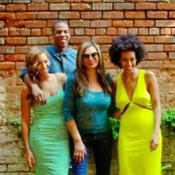 (L-R) Beyonce, Jay Z, Tina Knowles, Solange Knowles (c) Beyonce.com