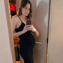 Mandy Moore's growing baby bump