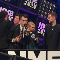 Matty Healy accepts NME Award 