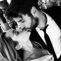 Miley Cyrus and Liam Hemsworth (c) Instagram