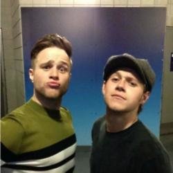 Olly Murs and Niall Horan using the Twitter Mirror at London's O2 Arena