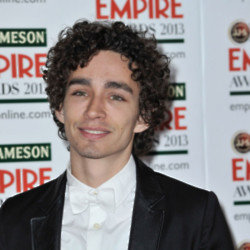 Robert Sheehan