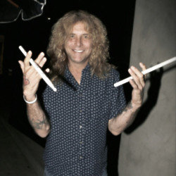 Steven Adler was fired because of his addiction