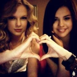 Taylor Swift and Selena Gomez (c) Instagram