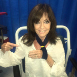 Vicki Michelle has broken her shoulder - Instagram-VickiMichelle