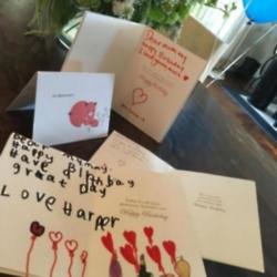 Victoria Beckham's cards (c) Instagram