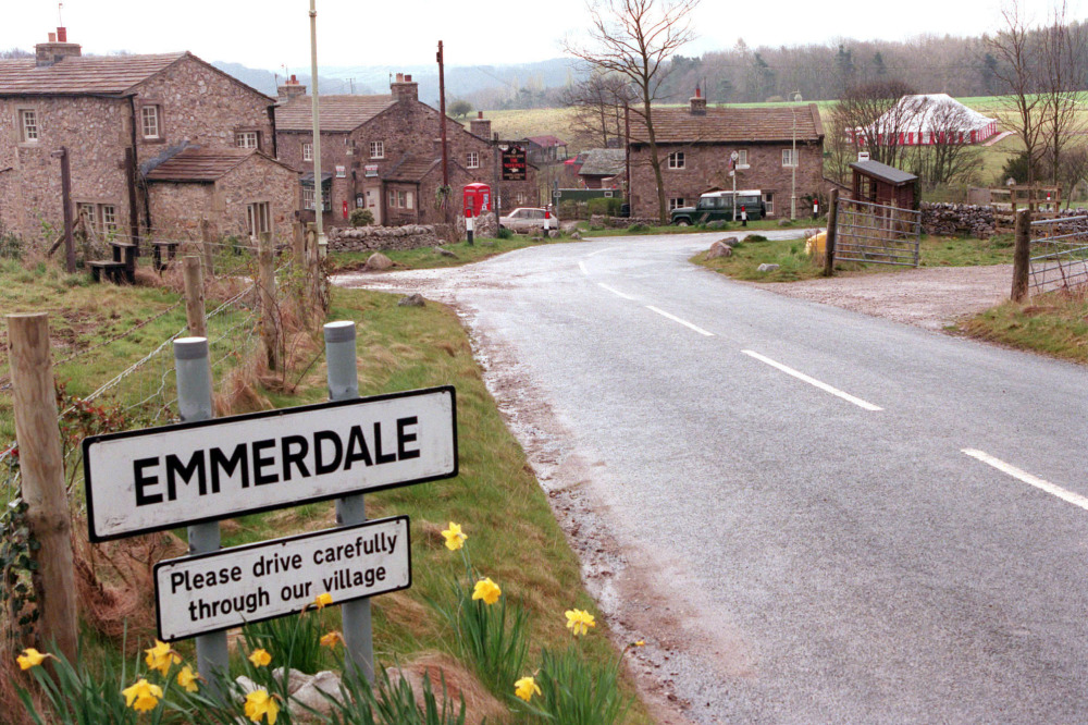 New Emmerdale episodes to continue to air throughout lockdown