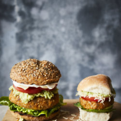 Joe Wicks’ parent and baby chickpea and mushroom burger looks DELICIOUS!