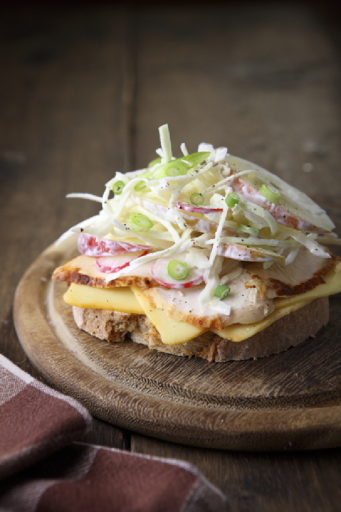 Applewood & Chicken Open Sandwich