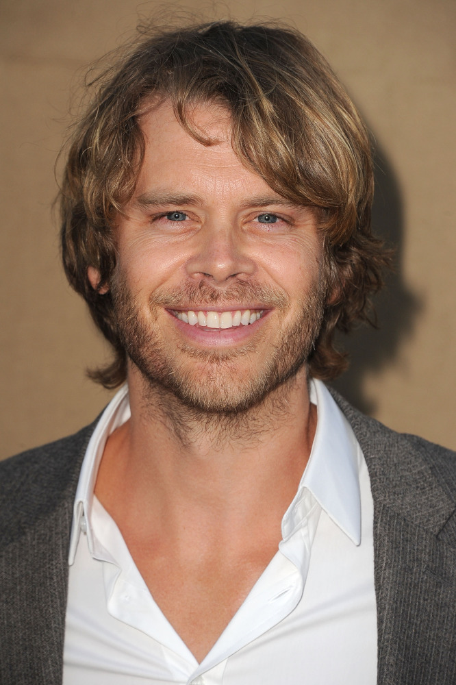 Eric Christian Olsen mujer