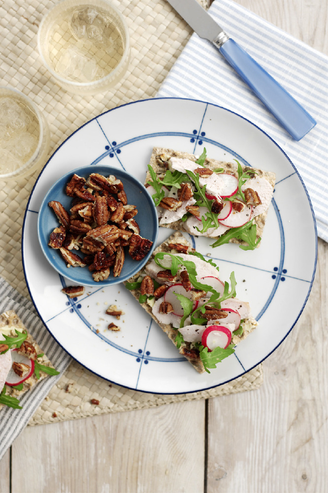 Rocket, Radish and Roast Chicken Ryvita®