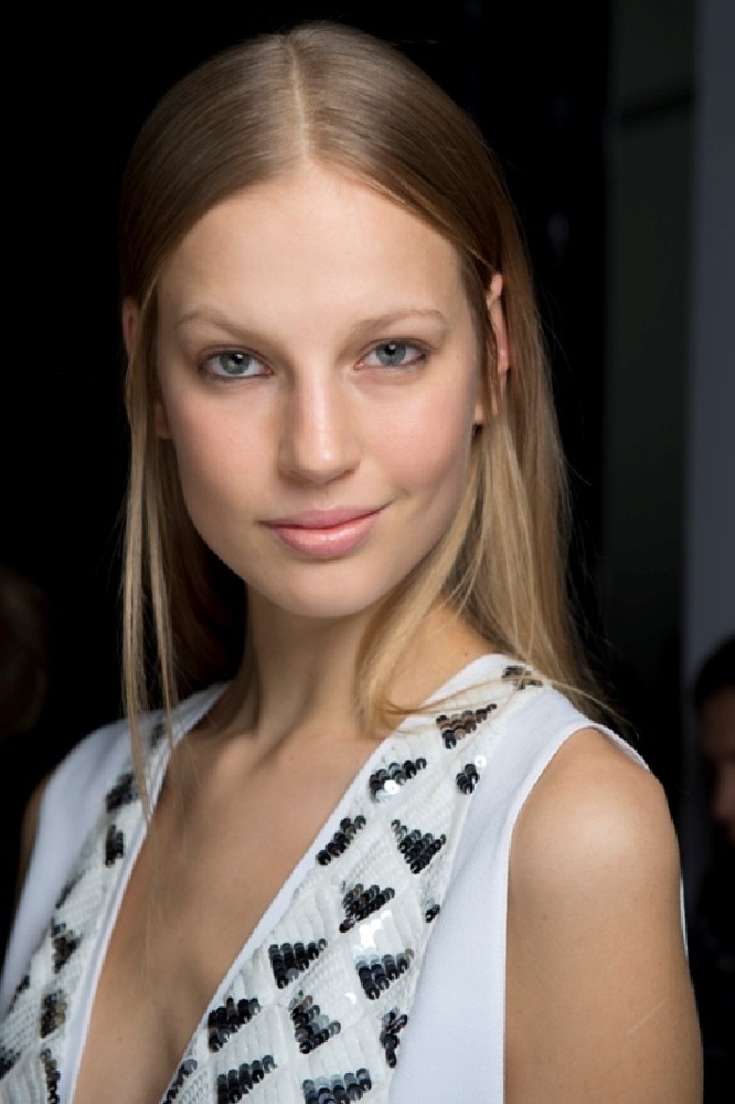 The hair at Vanessa Bruno AW13 was simple