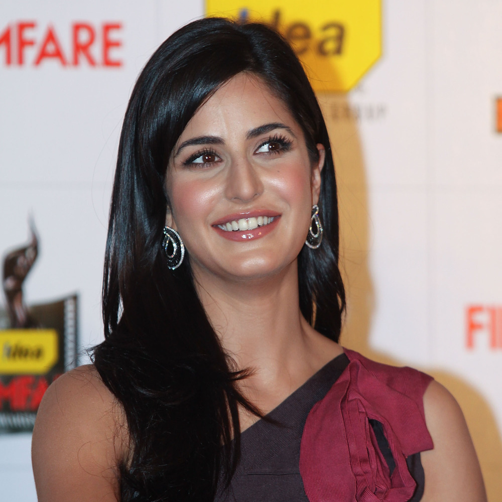 [Image: katrina-kaif-awi-12-13.jpg]