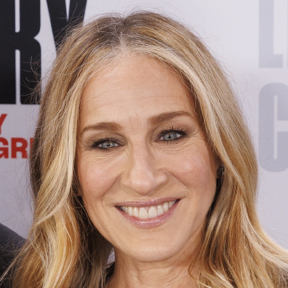 Image Sarah Jessica Parker: https://commons.wikimedia.org/wiki/File:Sarah_Jessica_Parker_2022.jpg