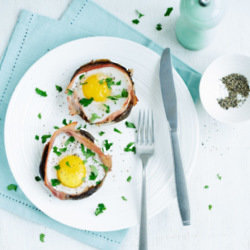 Baked Eggs In Portobello Mushrooms