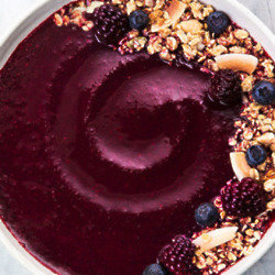 Vegan smoothie bowl