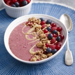 Berry Cashew Smoothie Bowl