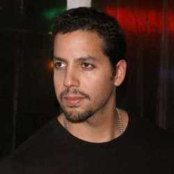 David Blaine plans magical stunt for 2012