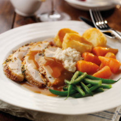 CLASSIC ROAST CHICKEN WITH GRAVY