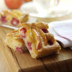 Pink Lady Apple, Raspberry And Almond Energy Bar