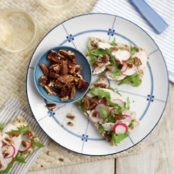 Rocket, Radish and Roast Chicken Ryvita®