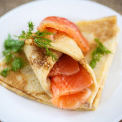 Classic Pancakes with Smoked Salmon and Lemon