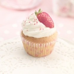 Strawberries and Cream Cupcakes 