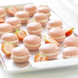 strawberry-macaroons