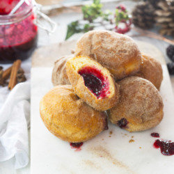 Cinnamon doughnuts with organic blackberry jam