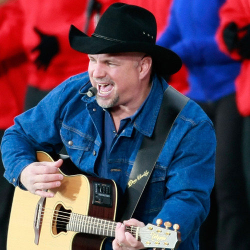 Garth Brooks Suffers Embarrassing Onstage Fall